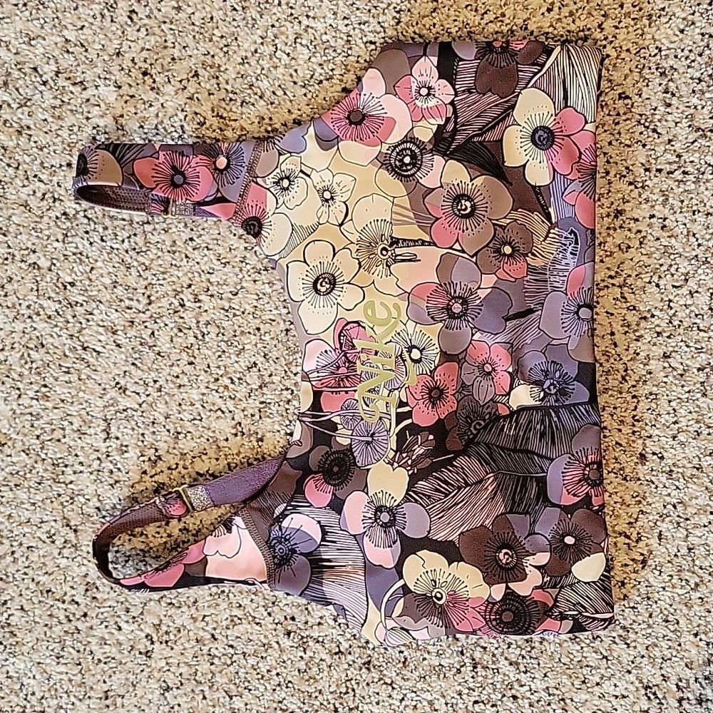 Size M Nike sportsbra!